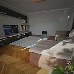 Lara's * Timişoara
